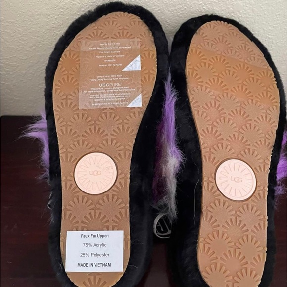 New UGG Fluff Yeah Slide - Picture 7 of 9